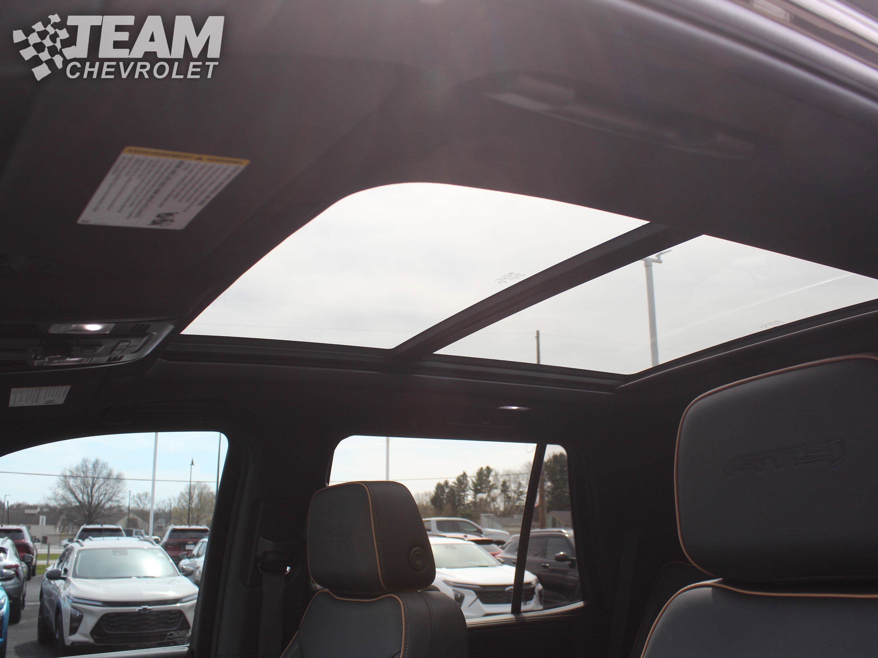 2023 GMC Yukon AT4 - Photo 11