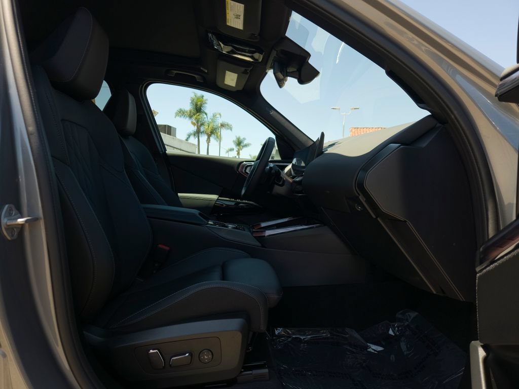 Used 2026 Skyscraper Grey Metallic BMW 30 xDrive image 22