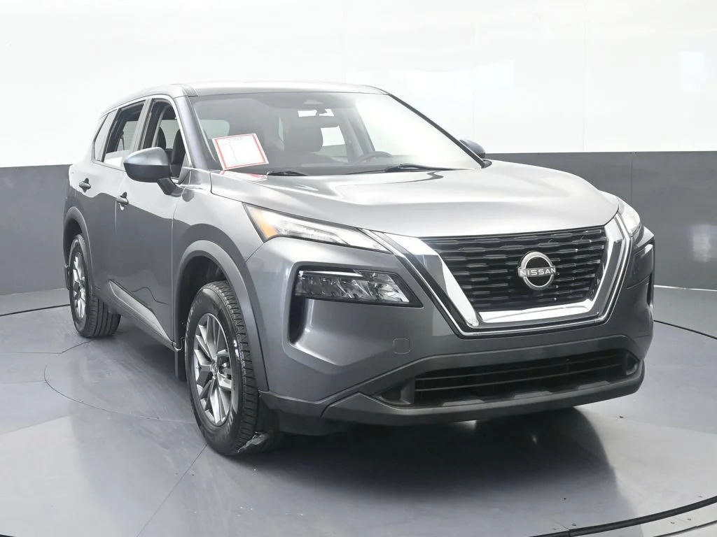 Used 2021 Gray Nissan S image 9
