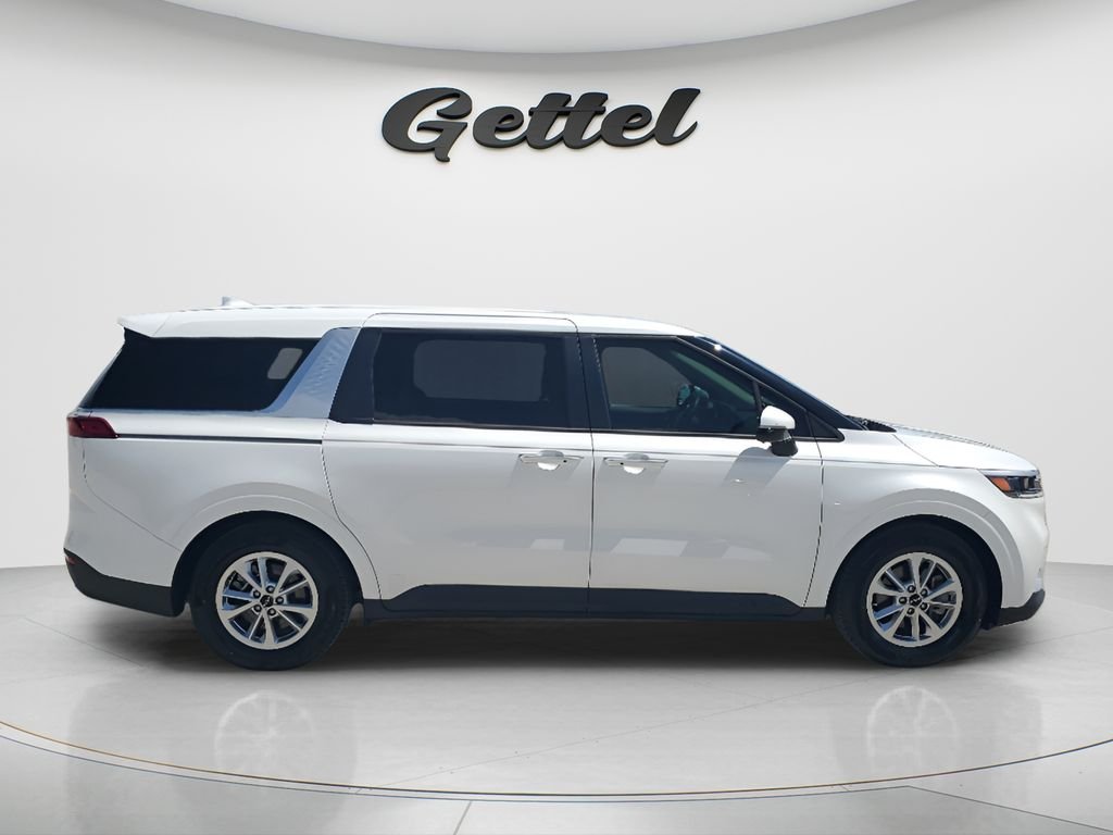 Used 2024 White Kia LX image 4
