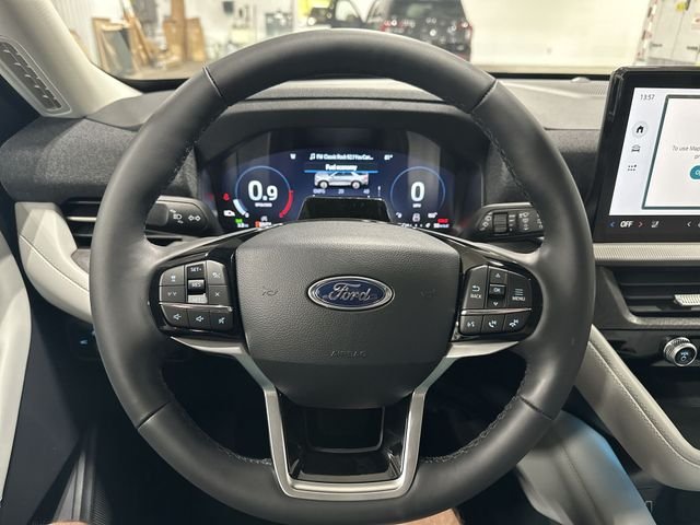 New 2026 Space White Metallic Ford Platinum™ image 15