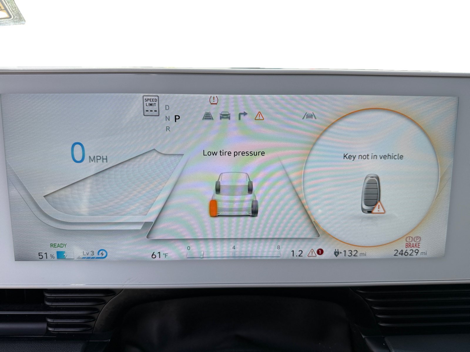 Used 2024 White Hyundai SEL image 11