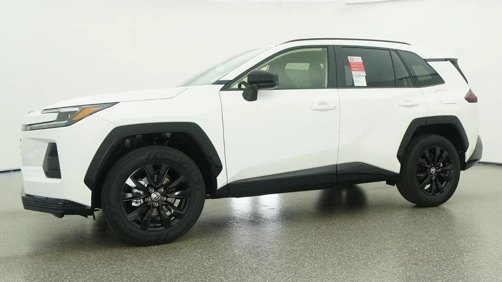 New 2026 Ice Cap Toyota SE image 4