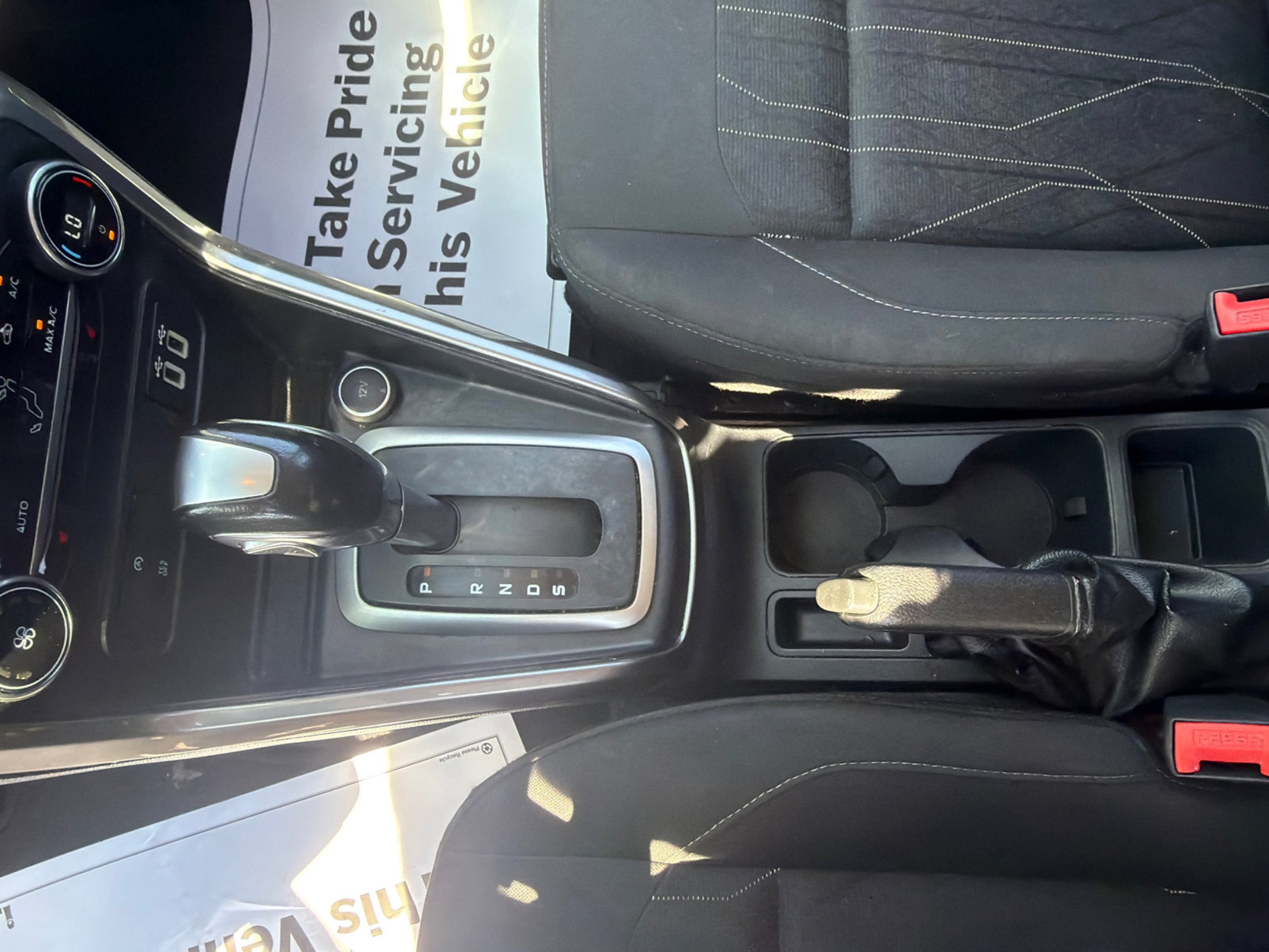 Used 2021 Shadow Black Ford SE image 31