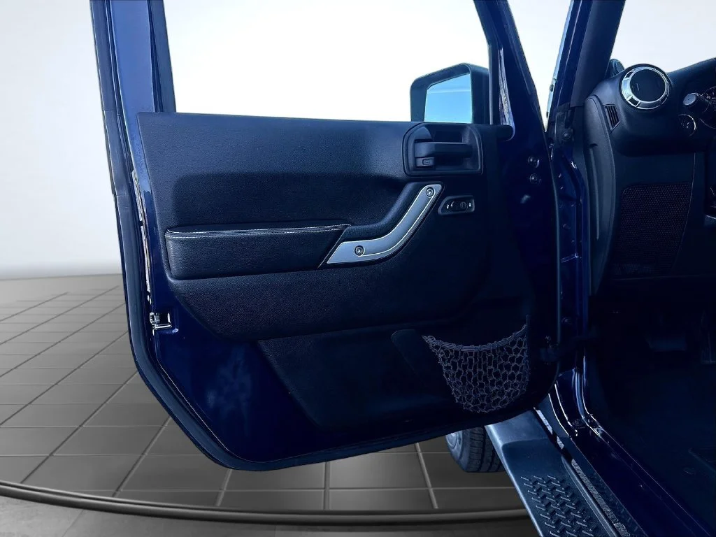 Used 2013 True Blue Pearlcoat Jeep Sport image 24