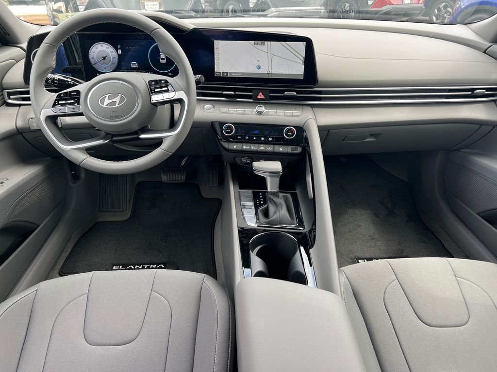 2025 Hyundai Elantra SEL - Photo 22