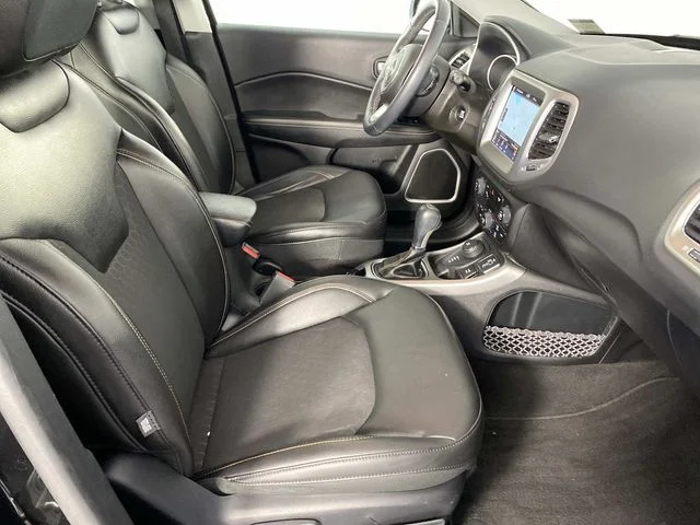 Used 2018 Black Jeep Latitude image 11