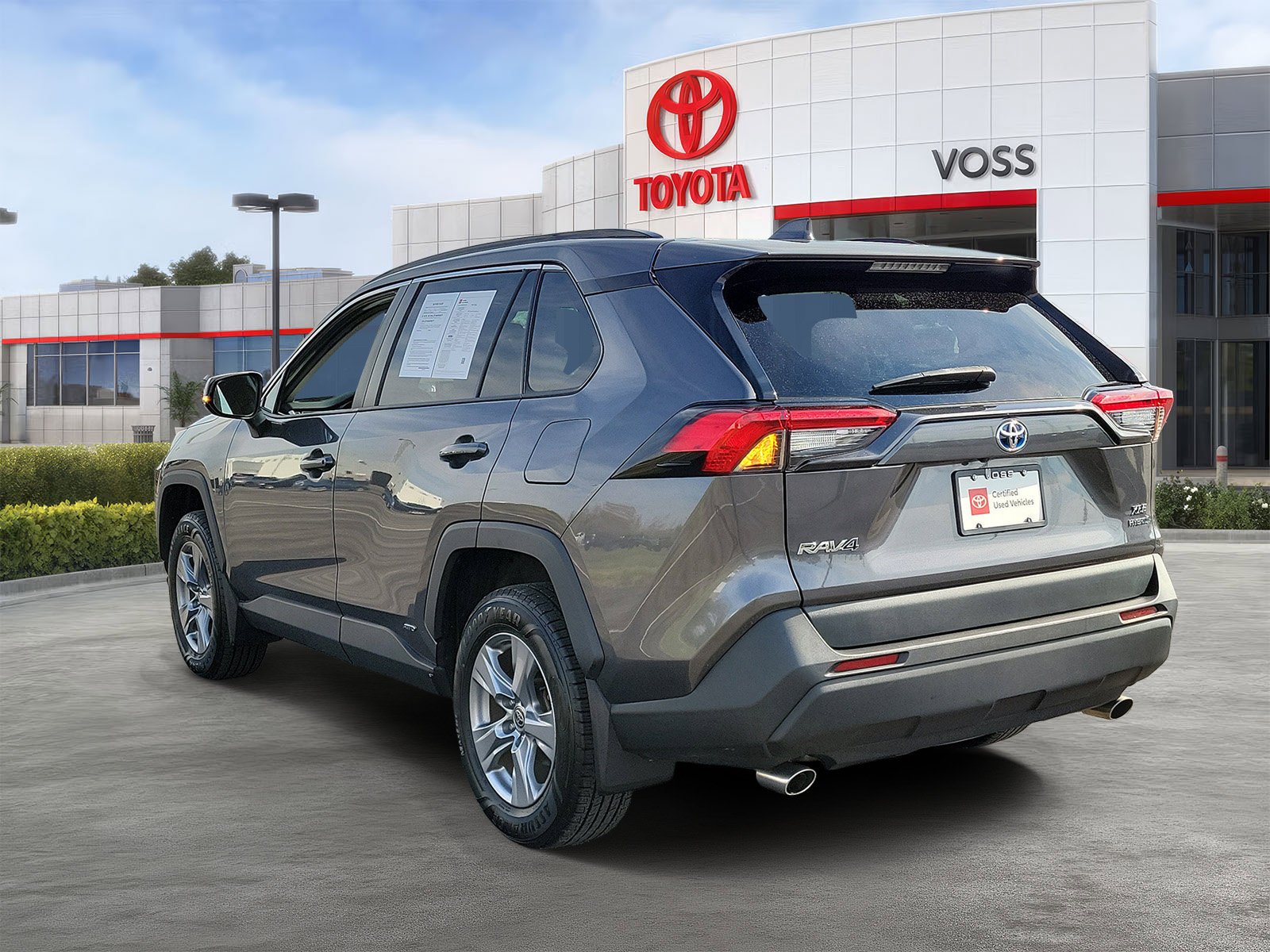 Certified Used 2022 Magnetic Gray Metallic Toyota XLE image 3