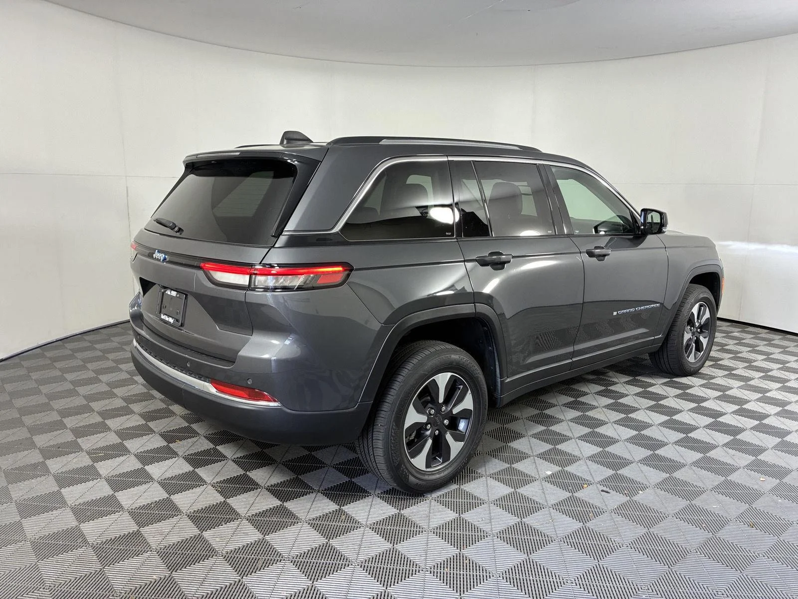 Used 2024 Baltic Gray Metallic Clearcoat Jeep 4xe image 5