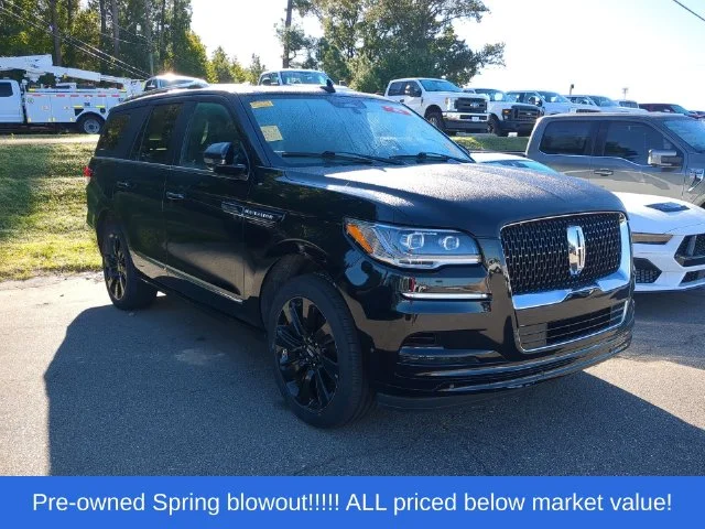 Used 2023 Black Lincoln Reserve image 6