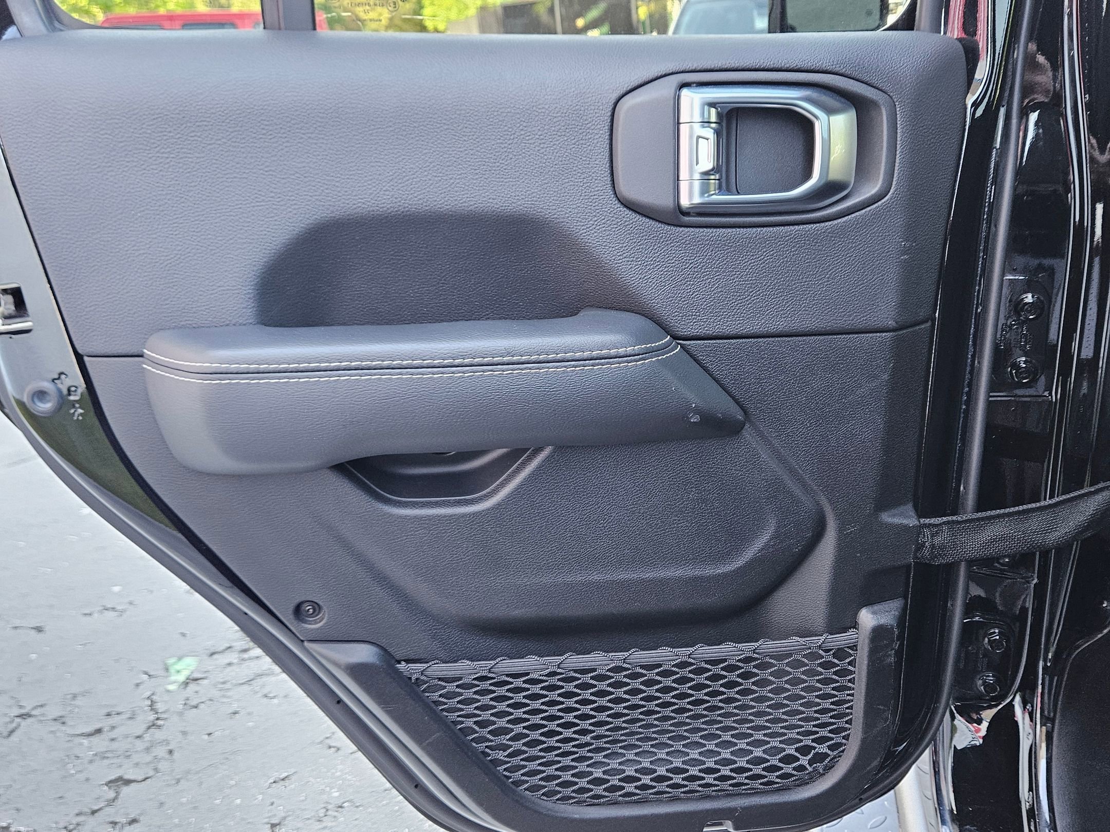 Used 2023 Black Clearcoat Jeep Overland image 23