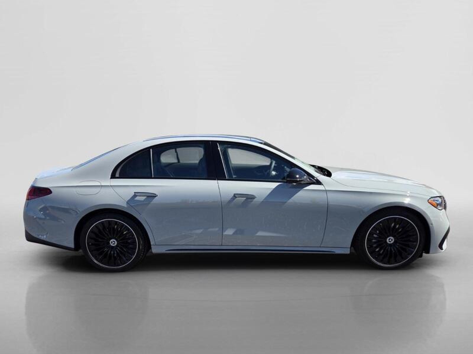 New 2027 MANUFAKTUR Alpine Grey Mercedes-Benz E 450 4MATIC® Sedan image 6