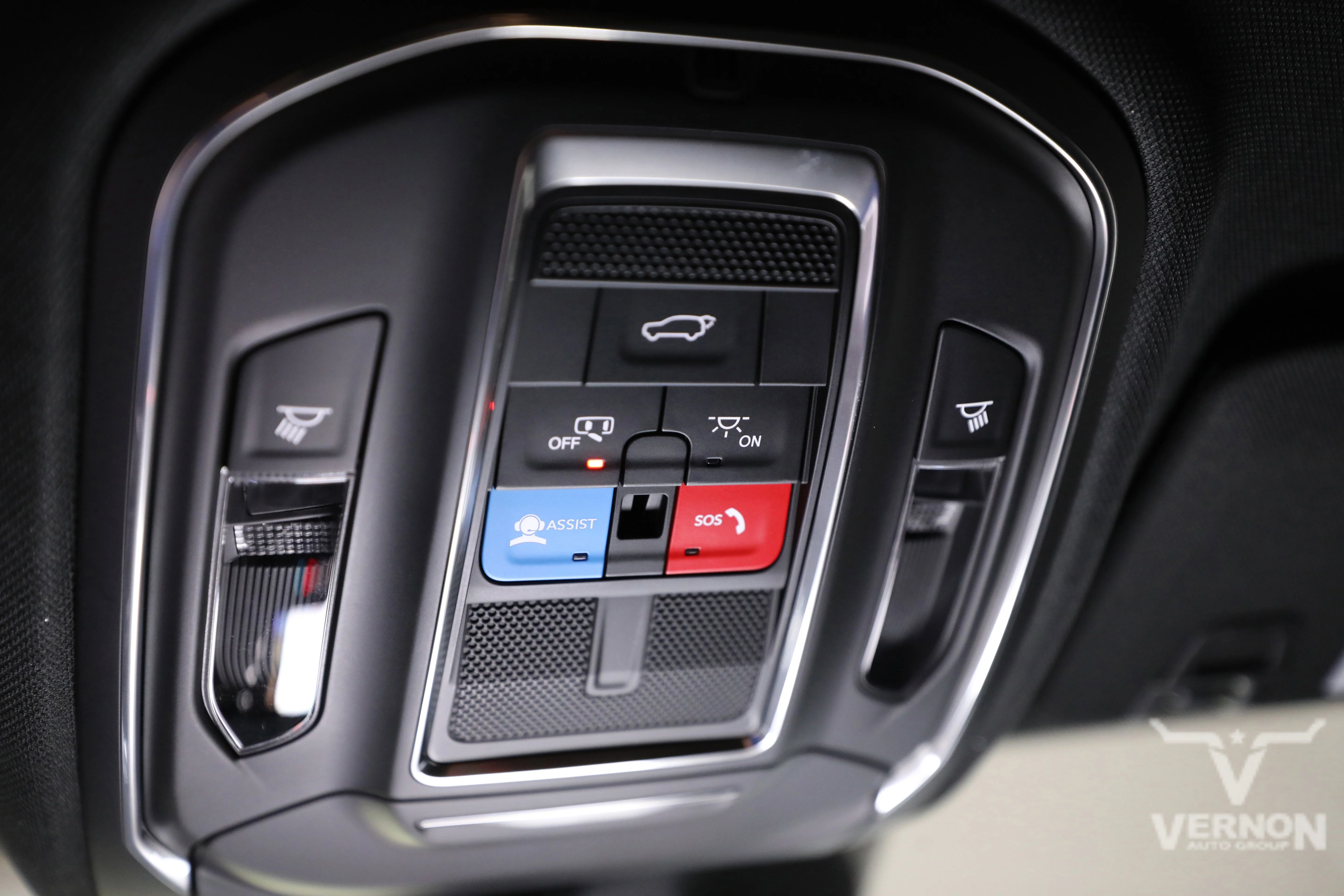 New 2026 Jeep Grand Cherokee Laredo Altitude 4x4