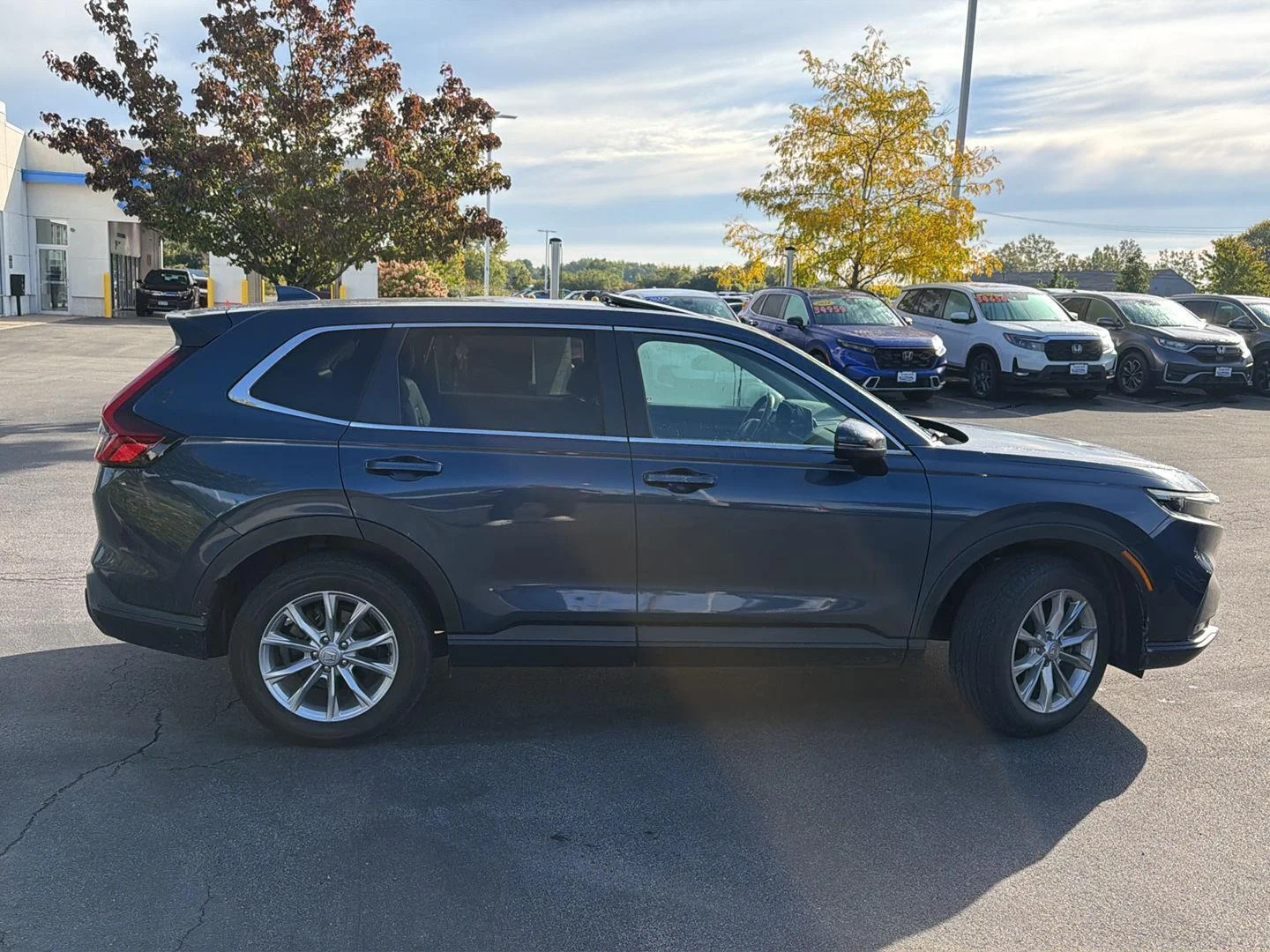 Used 2024 Canyon River Blue Metallic Honda EX-L image 8