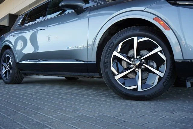 2025 Chevrolet Equinox EV LT - Photo 25