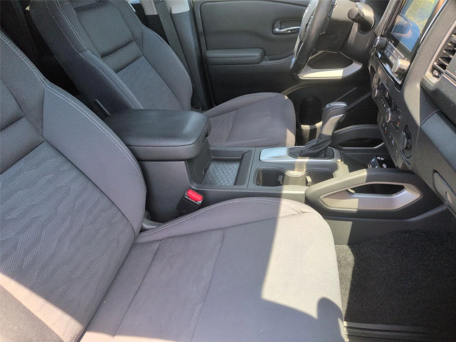 Used 2022 Cardinal Red Tricoat Nissan SV image 37