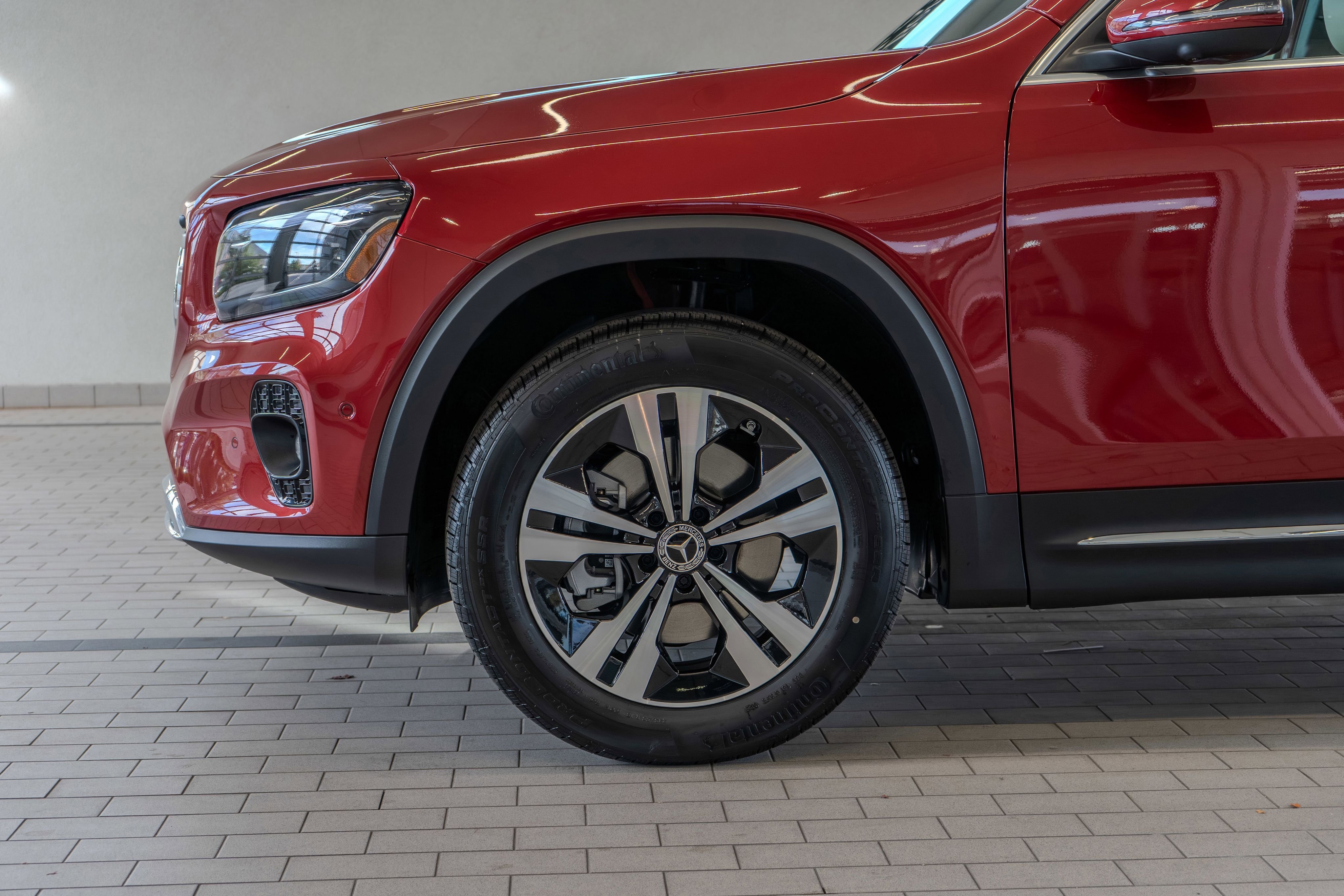 Used 2026 MANUFAKTUR Patagonia Red Metallic Mercedes-Benz GLB 250 image 4