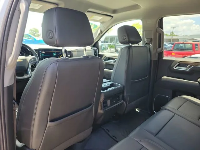 2022 Chevrolet Silverado 1500 LT - Photo 11