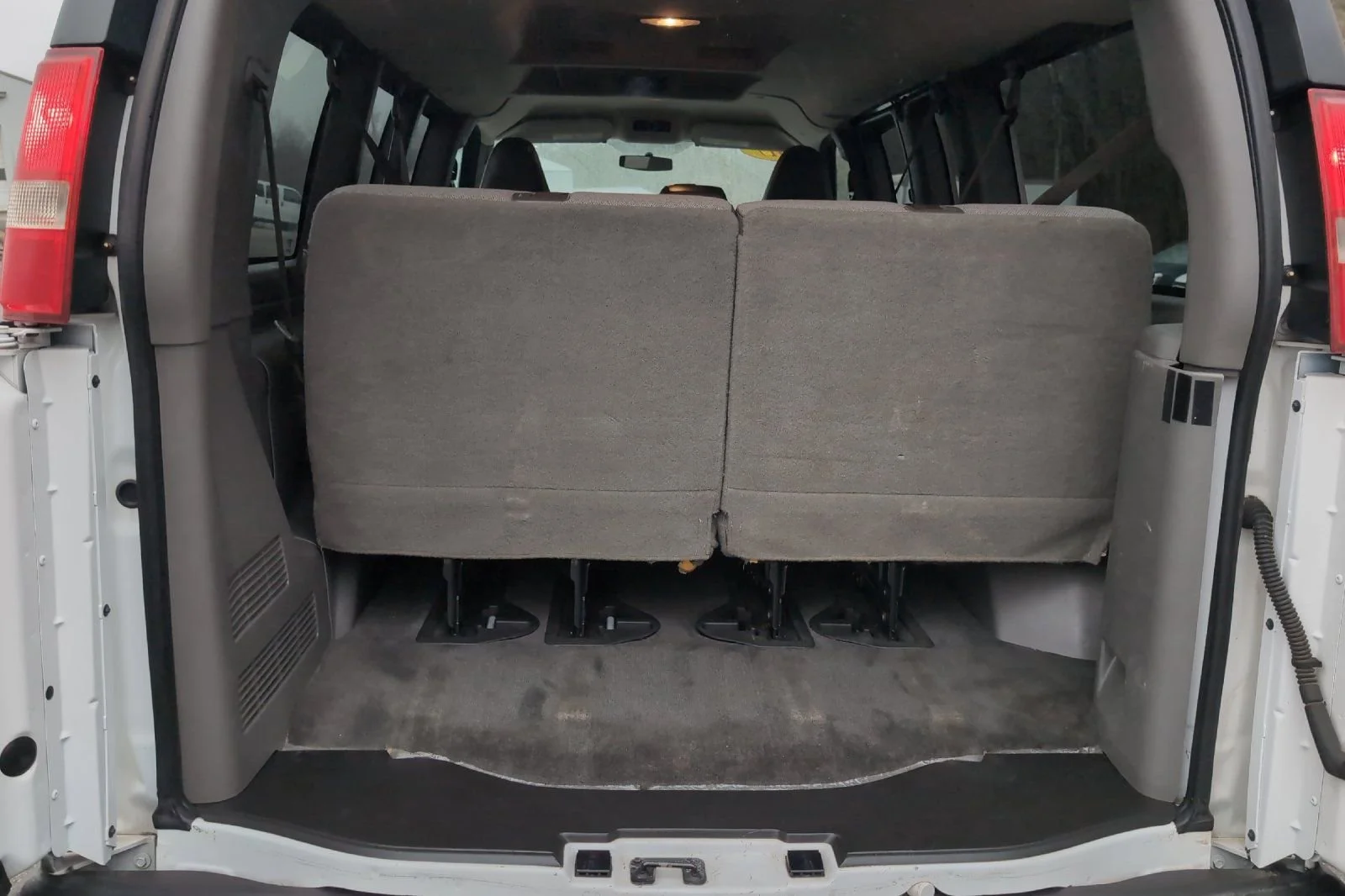 Used 2017 SUMMIT WHITE Chevrolet LT image 17