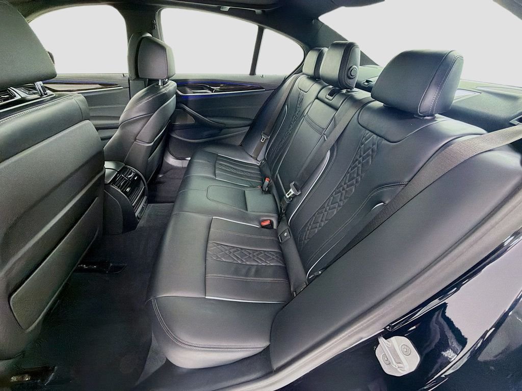 Used 2021 Carbon Black Metallic BMW M550i xDrive image 27