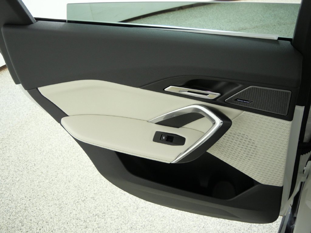 New 2027 Alpine White BMW xDrive28i image 28