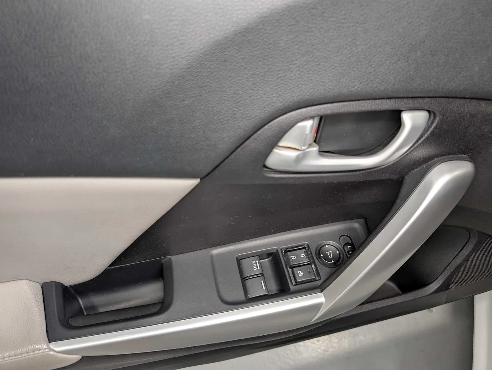 Used 2014  Honda EX-L image 39