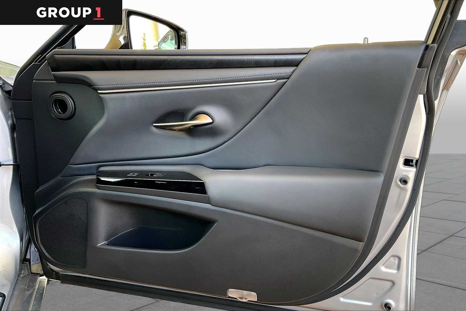 Used 2025 Iridium Lexus  image 20