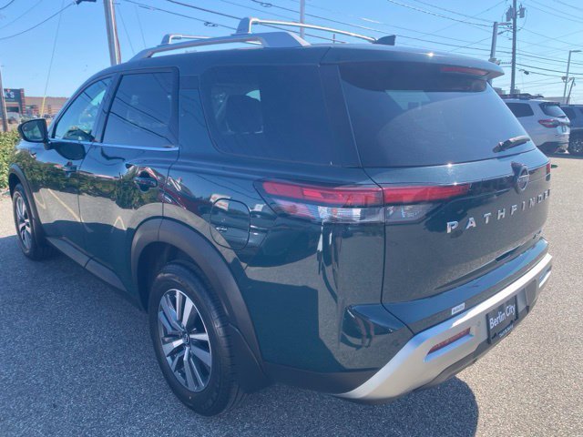 Used 2023 Green Pearl Nissan SL image 32
