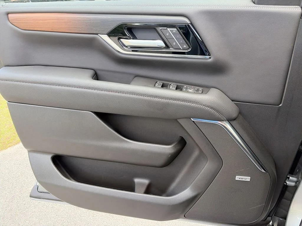 2026 GMC Yukon XL Denali - Photo 27