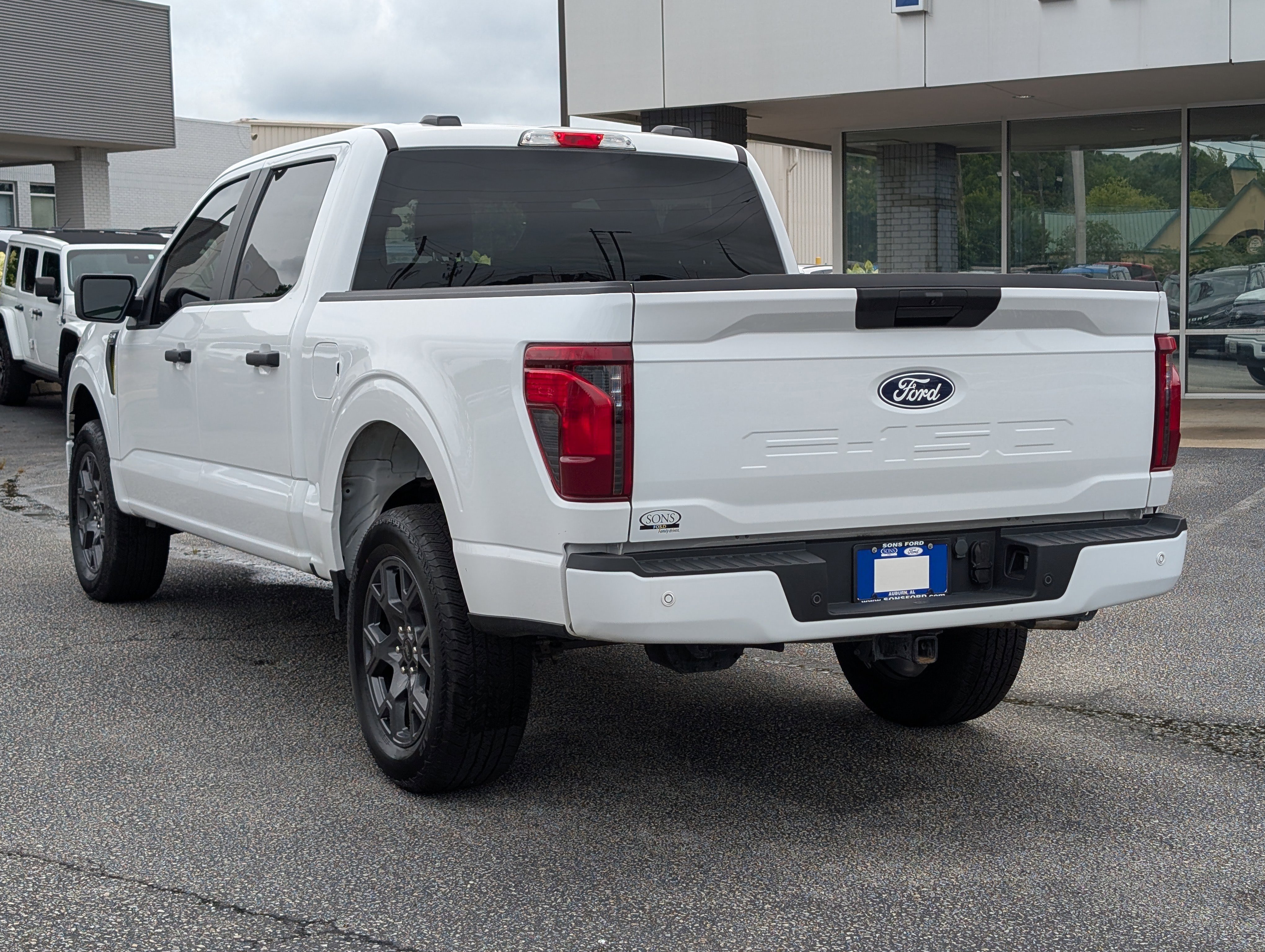 Certified Used 2024 Oxford White Clearcoat Ford STX image 13
