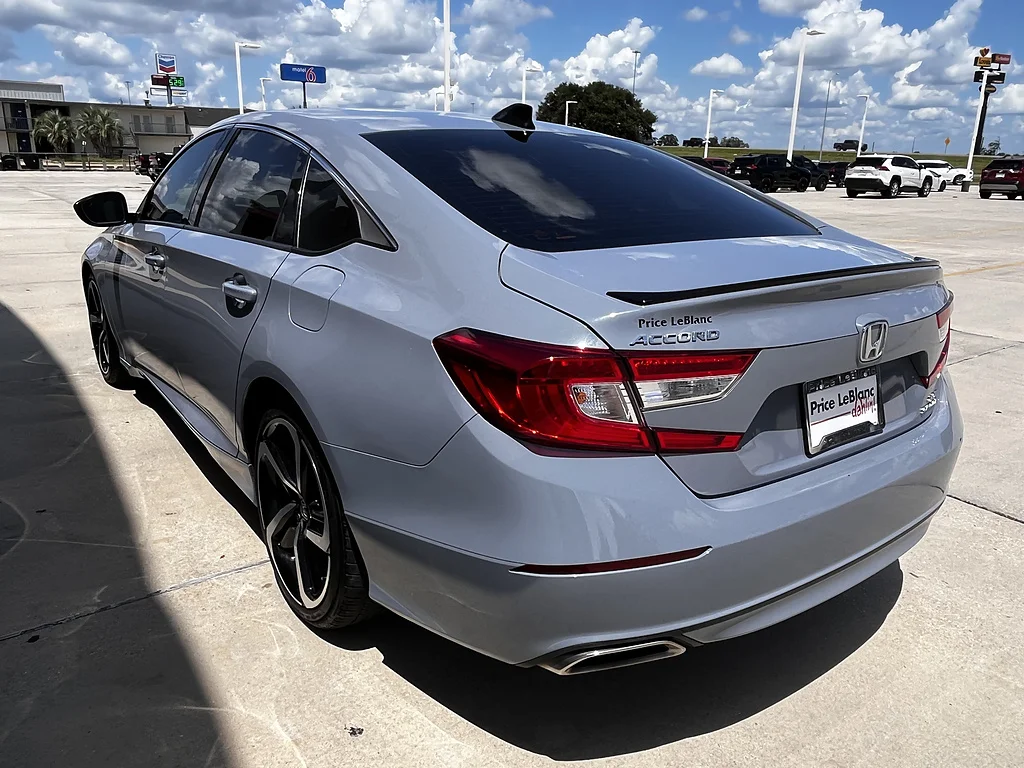Used 2022 Sonic Gray Pearl Honda Sport image 4