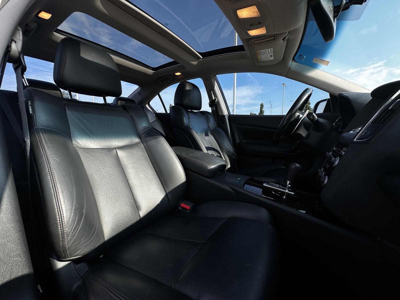 Used 2010 Super Black Nissan 3.5 SV w/Premium Pkg image 25