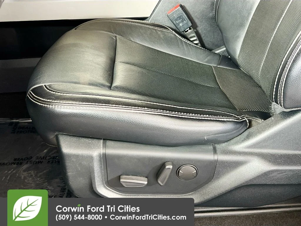 Used 2020 Magnetic Metallic Ford Lariat image 22