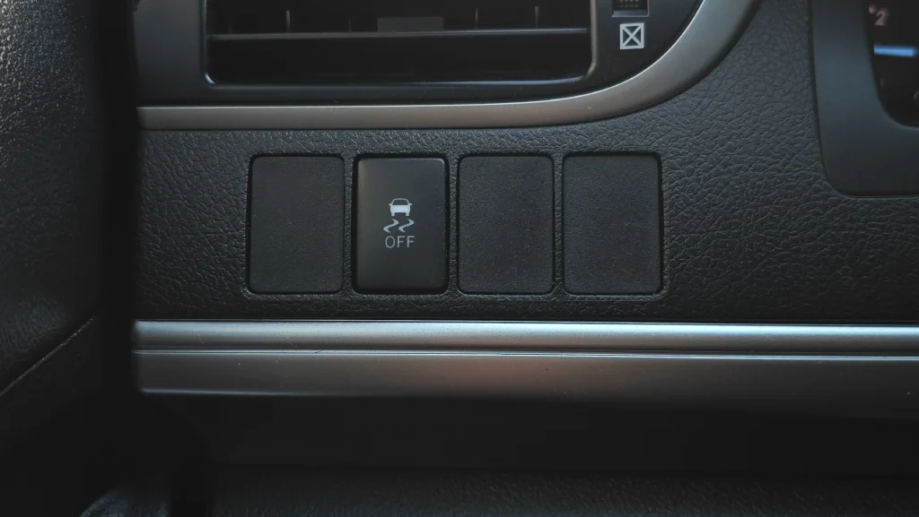 Used 2014 Gray Toyota SE image 16