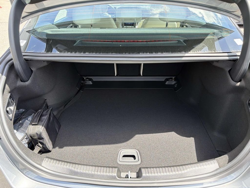 New 2026 Selenite Grey Metallic Mercedes-Benz C 300 image 5