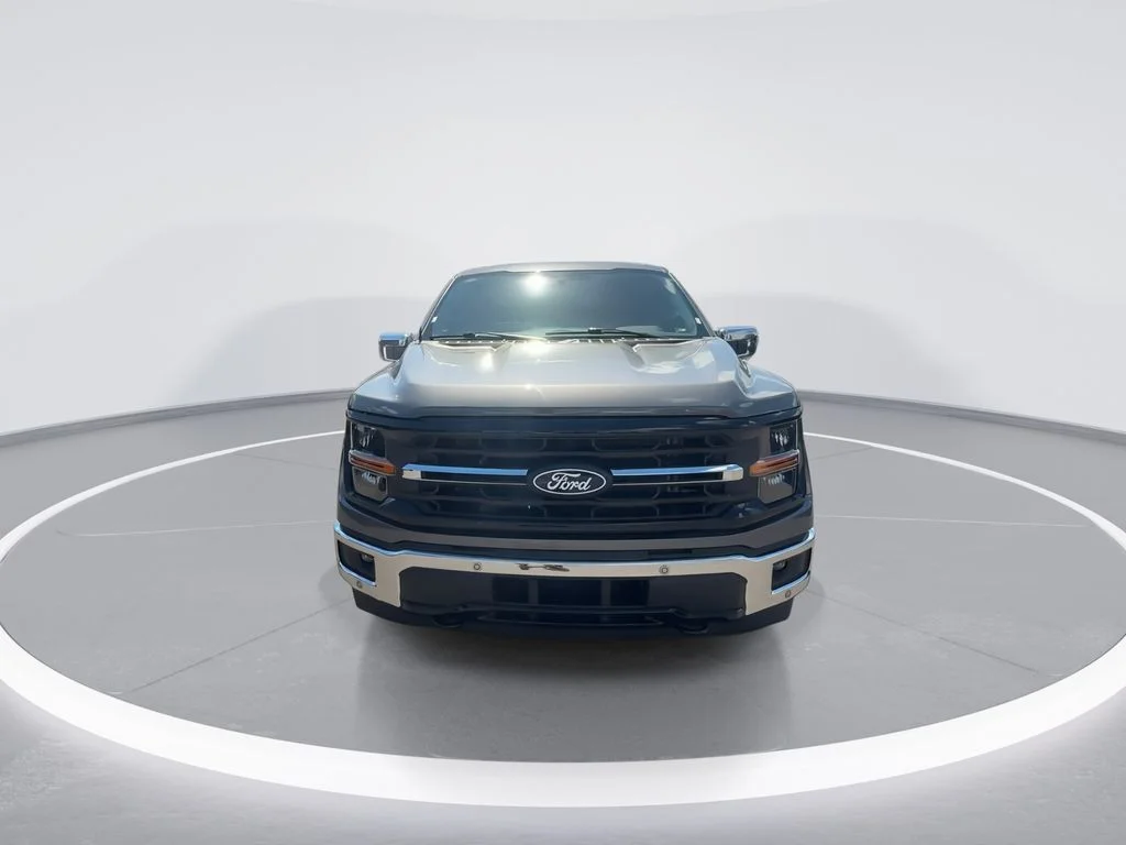 Used 2024 Gray Ford XLT image 3