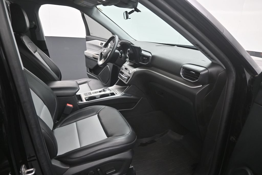 Used 2023 Black Ford XLT image 24