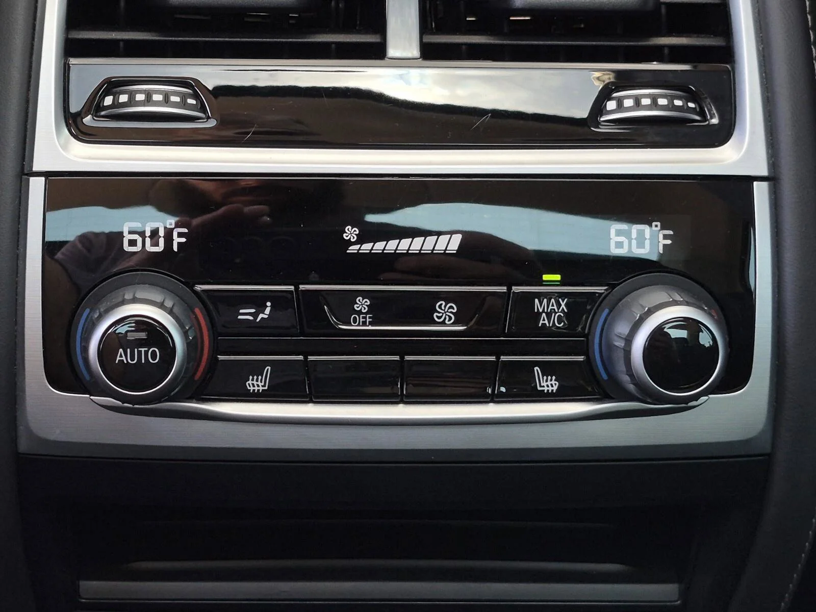 Used 2022 Black Sapphire Metallic BMW 740i image 23