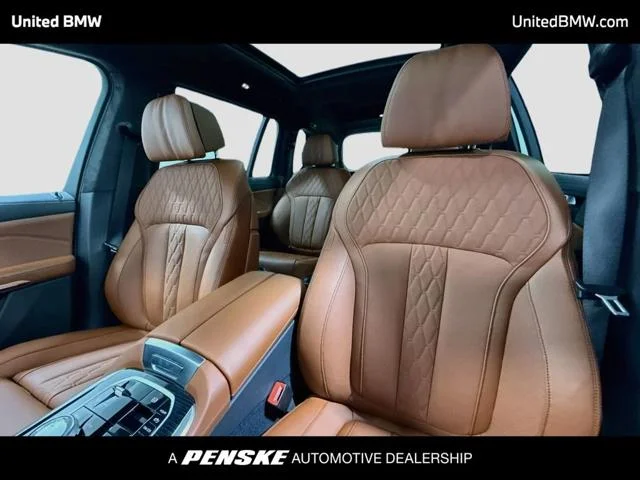 New 2027 Black Sapphire Metallic BMW X7 image 5