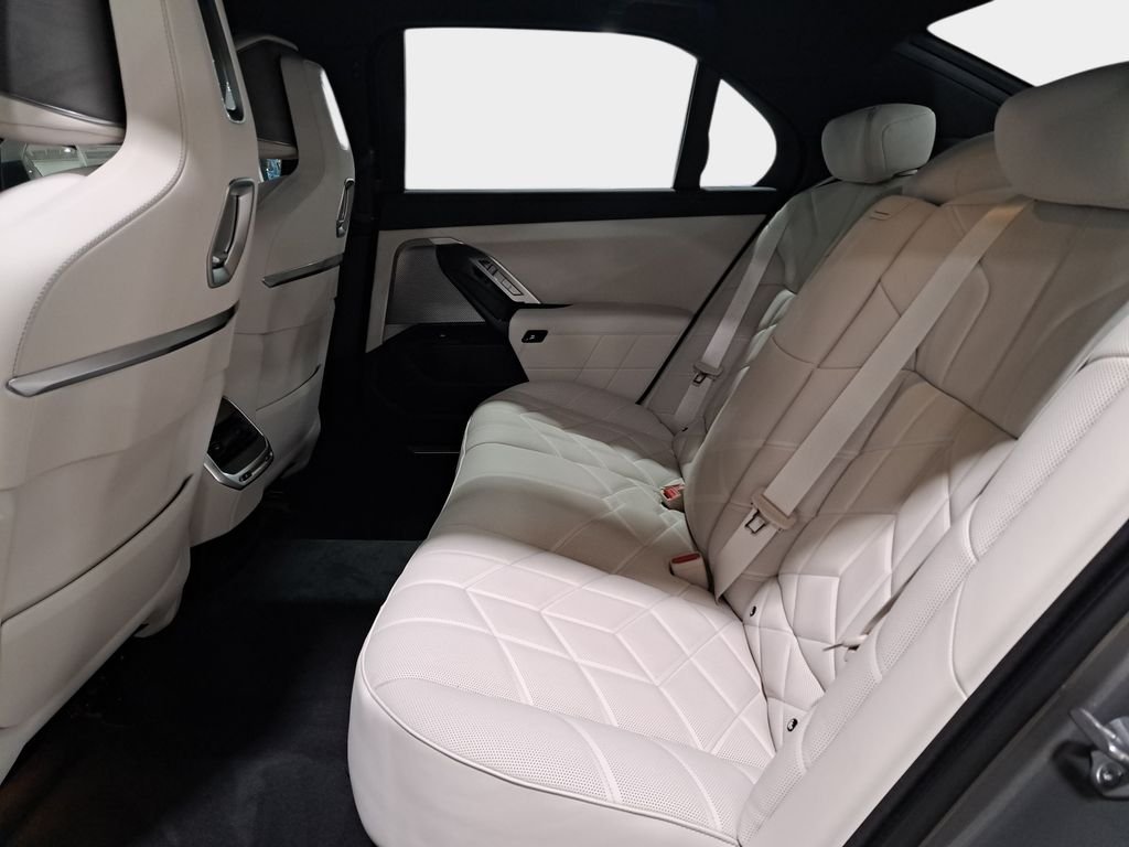 New 2026 Oxide Grey Metallic BMW 740i image 9