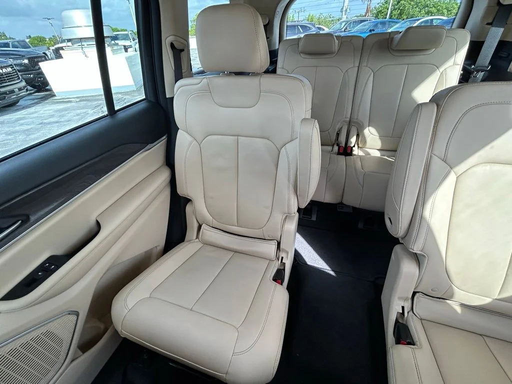 Certified Used 2022 White Jeep Limited image 12