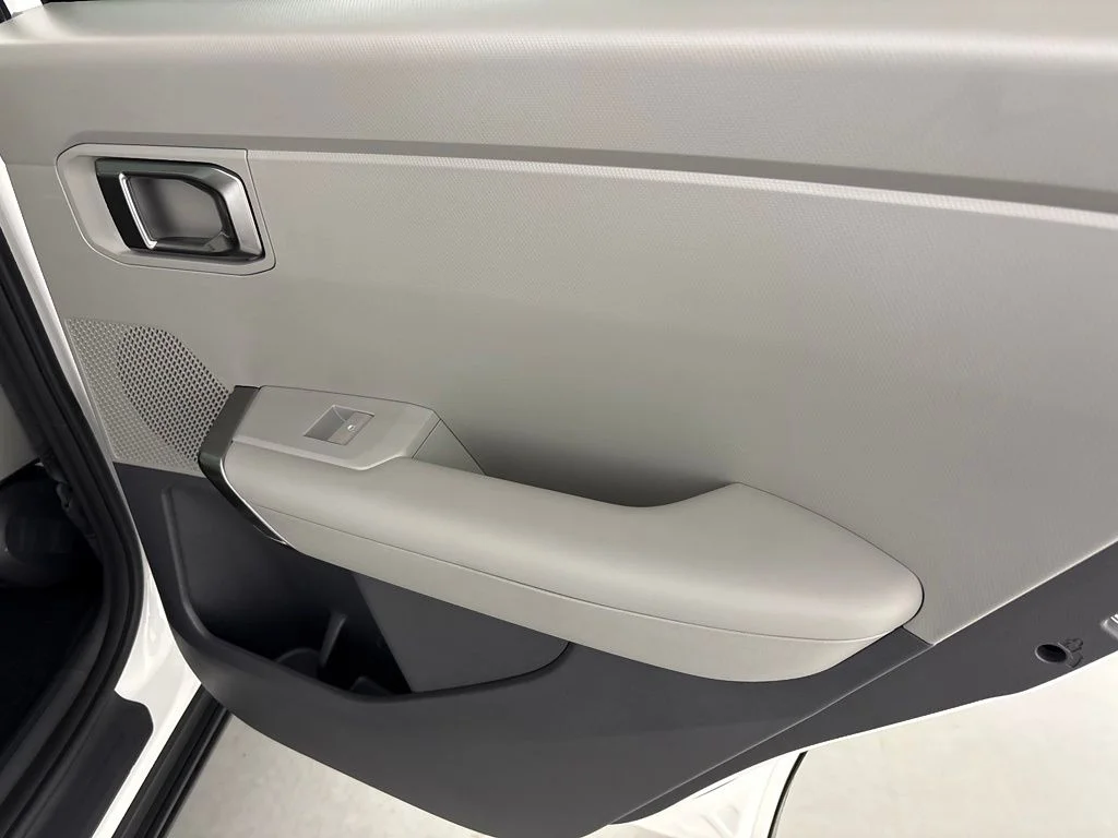 New 2027 Snow White Pearl Kia EX image 43
