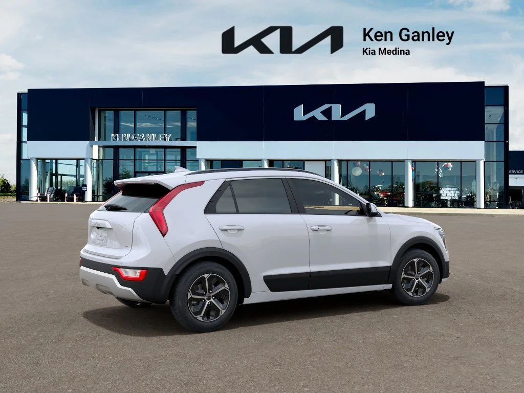 New 2026 Snow White Pearl Kia EX image 6