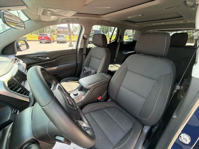 Used 2023 Blue GMC SLE image 39