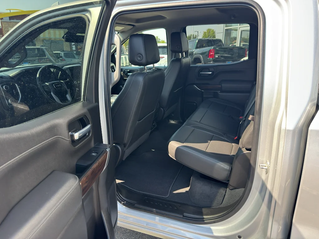 Used 2021 Quicksilver Metallic GMC SLT image 28