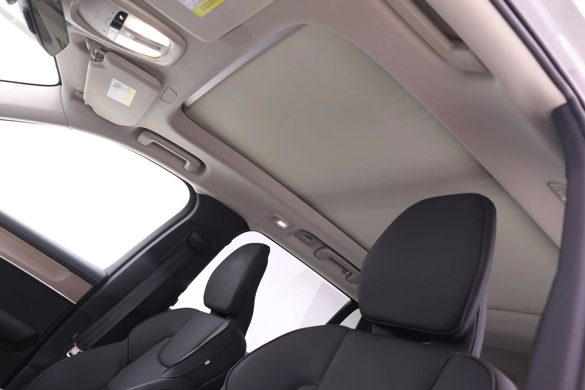 2026 Volvo XC90 Plus - Photo 16