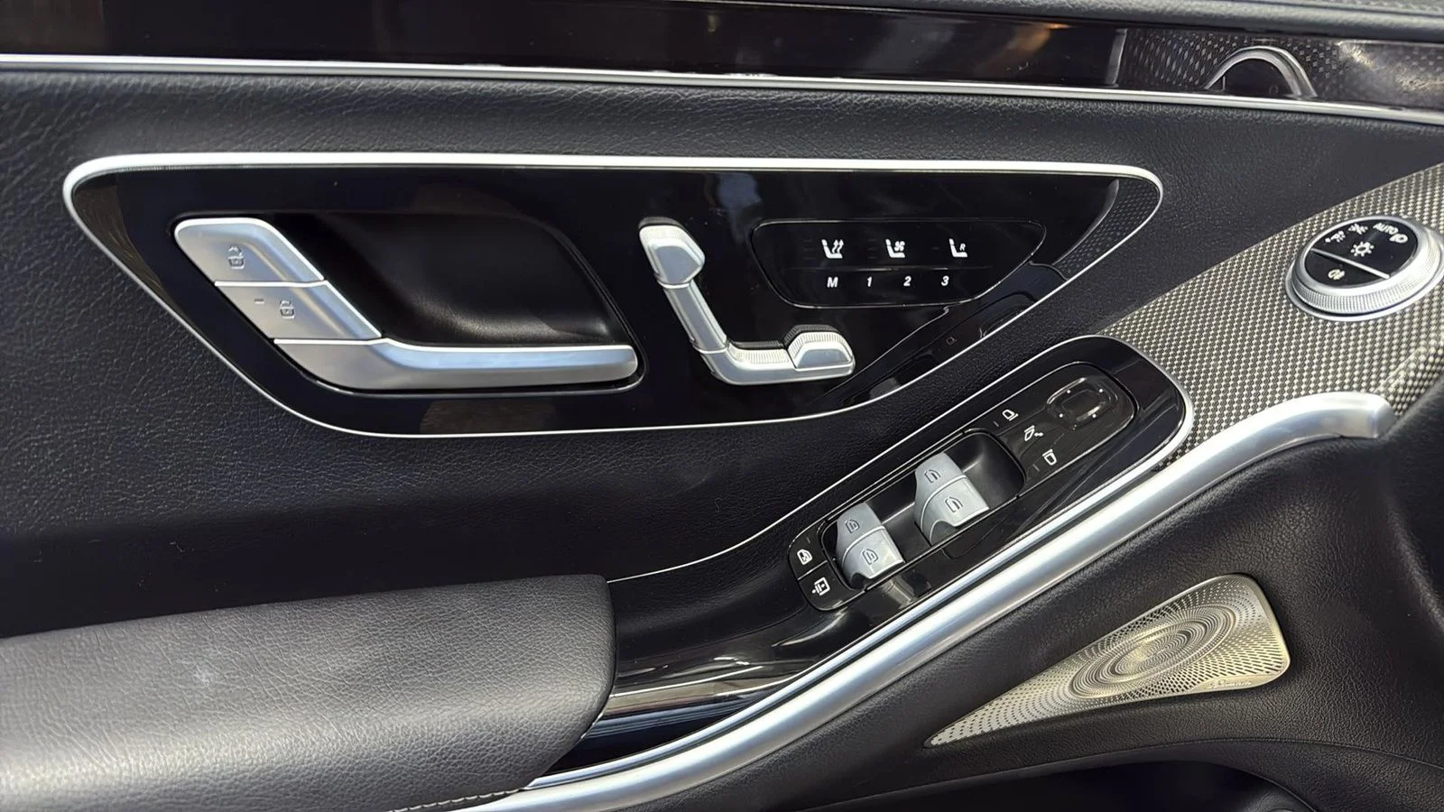 Used 2023  Mercedes-Benz S 500 image 18