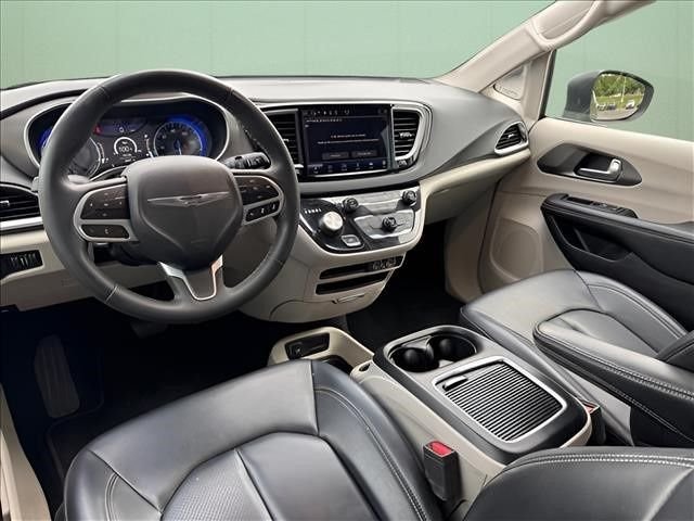 Used 2023 Black Chrysler Touring L image 11