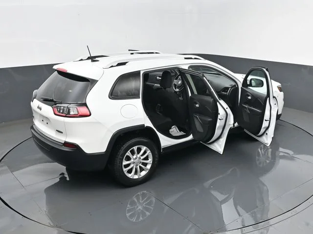 Certified Used 2020 Bright White Clearcoat Jeep Latitude image 25