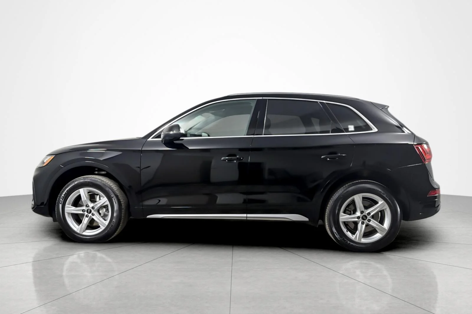 Used 2023 Brilliant Black Audi Premium 40 TFSI quattro image 2